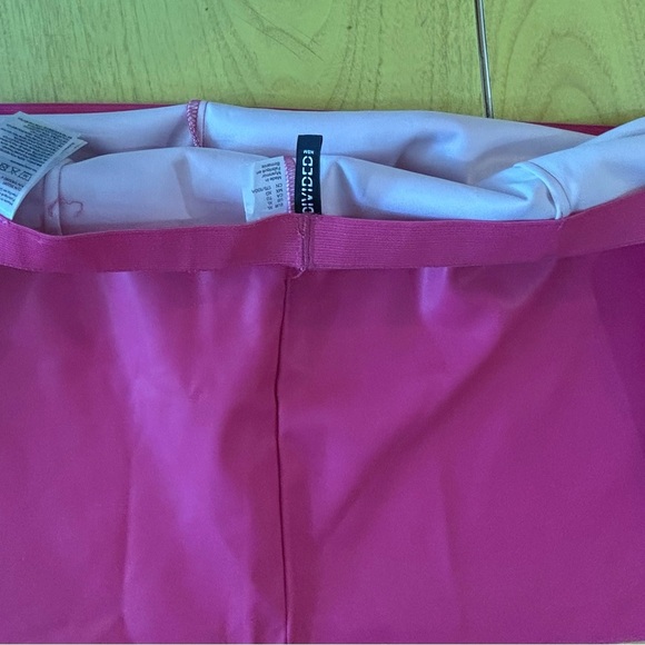 H&M Pink Mini Skirt - Picture 3 of 4